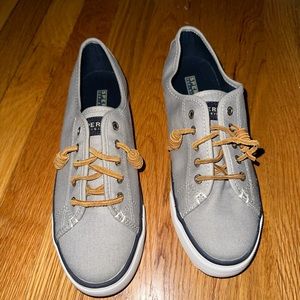 New unused Sperrys
